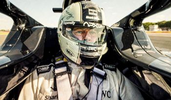 Kują żelazo, póki gorące. Na taki przebój czekał całe życie