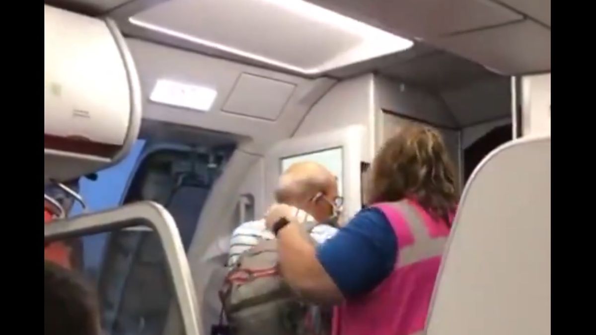 pasazer samolot koronawirus