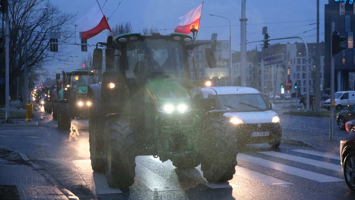 Spontaniczny przejazd rolników do centrum Lublina