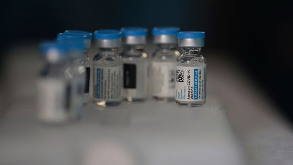 Kolejne powikłanie po J&J. W rzadkich przypadkach może dochodzić do żylnej choroby zakrzepowo-zatorowej