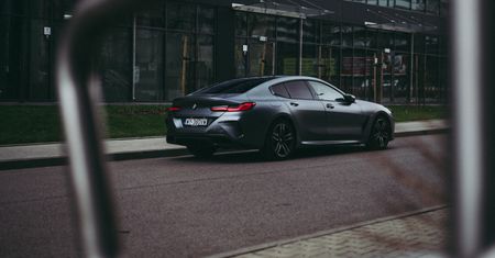 Test: BMW M850i Gran Coupe nie jest prawdziwym BMW. Ale pierwsza Seria 8 też nim nie była