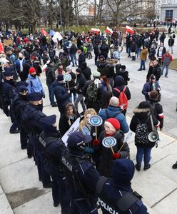 Warszawa. Bilans protestu. Prawie 800 wniosków do sądu, ponad pół tysiąca notatek do sanepidu