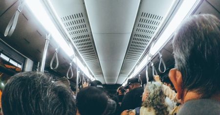 Froteryzm – czym jest i na czym polega ocieractwo? Co warto wiedzieć?