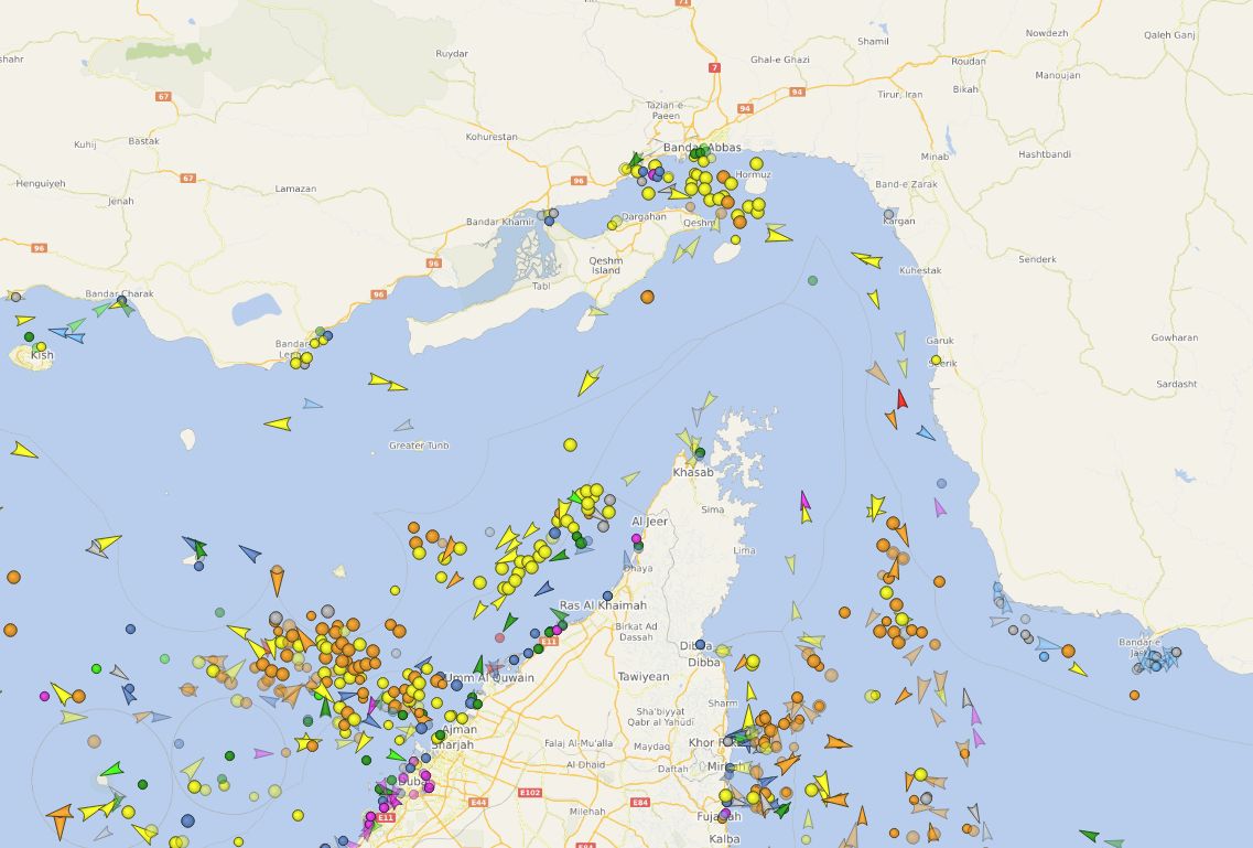 Ruch jednostek w cieśninie Ormuz w poniedziałek wieczorem