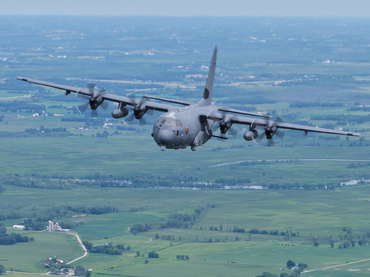 AC-130J Ghostrider, latająca artyleria amerykańskich sił specjalnych. Ma nawet haubicę