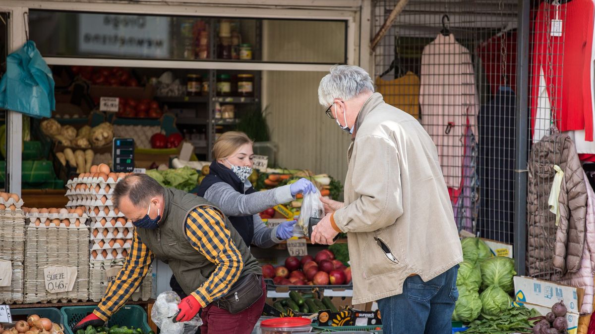 Rok pracy dłużej to blisko 80 tysięcy złotych więcej do wydania w przypadku mężczyzny.