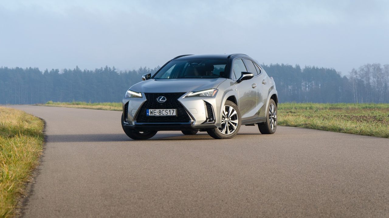 Test: Lexus UX 300h AWD - inne spojrzenie na japońskiego crossovera