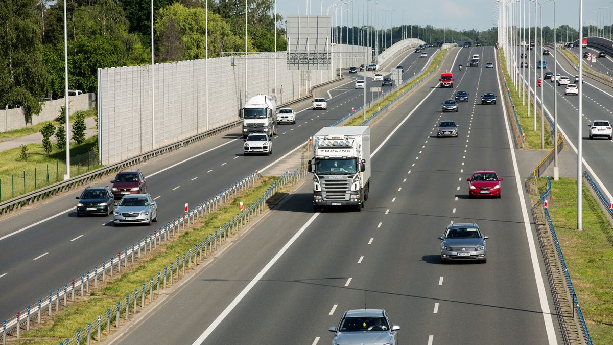 autostrada ciężarówka transport droga samochody droga ekspresowa 