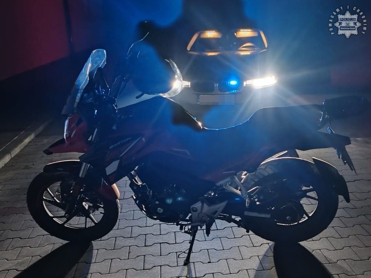 Fot. Kryminalki. Nieletni na motocyklu