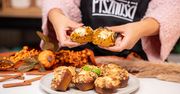 Dyniowe muffinki z serowym nadzieniem i chrupiącą kruszonką. Po prostu palce lizać