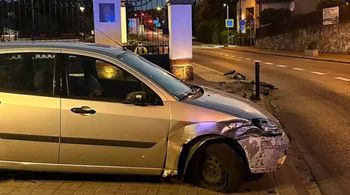 Pod wpływem alkoholu rozbił auto i uciekał przed policją
