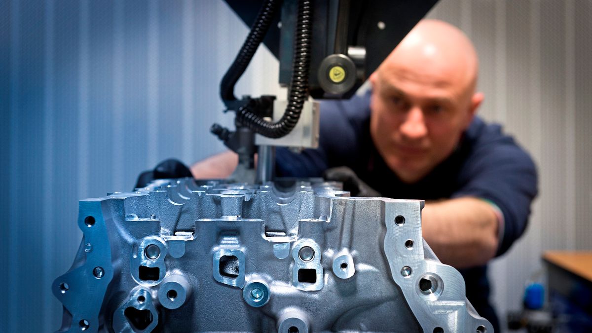 Planowanie głowicy powinno się odbywać za każdym razem, kiedy się ją zdejmuje z silnika.