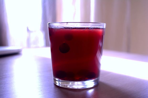 Codziennie pili sok żurawinowy. Po 12 tygodniach ich zbadano