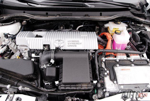 Silniki pod maską Toyoty Auris Hybrid