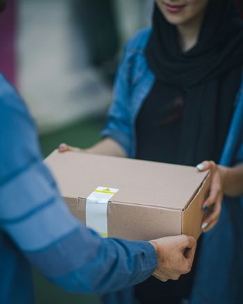 Koniec tanich zakupów z Chin? Od 1 listopada nowe opłaty za paczki. Niektórzy zapłacą znacznie więcej