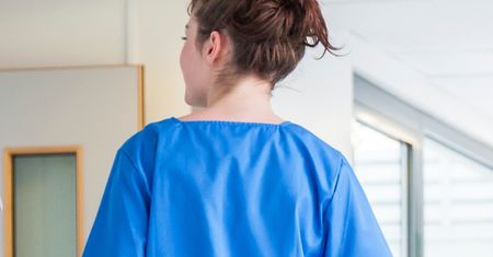 Pielęgniarka mocno o pensjach. "W Polsce panuje teraz »zmowa cenowa«"