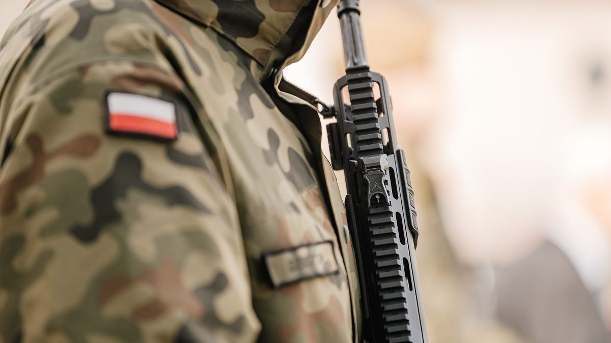 Kapitan z 8 pułku przeciwlotniczego brał łapówki. Zdjęcie ilustracyjne. 