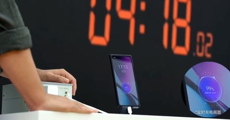 Ja robię herbatę. Realme w tym czasie ładuje baterię 4400 mAh - do pełna