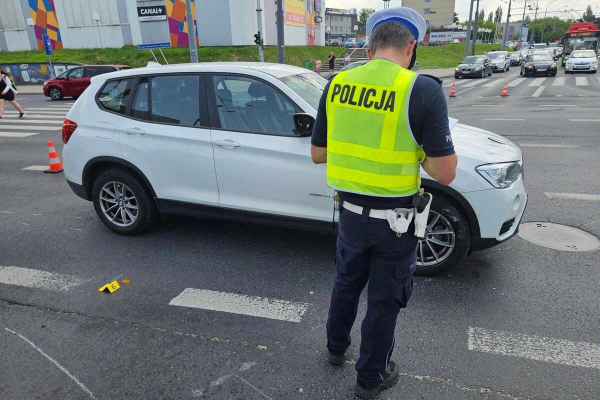 Zderzenie BMW z motocyklistą na skrzyżowaniu ul. Droga Męczenników Majdanka z ul. Łęczyńską