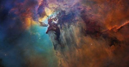 Teleskop Hubble'a ma 28 lat! Zobacz piękne zdjęcia Mgławicy Laguna
