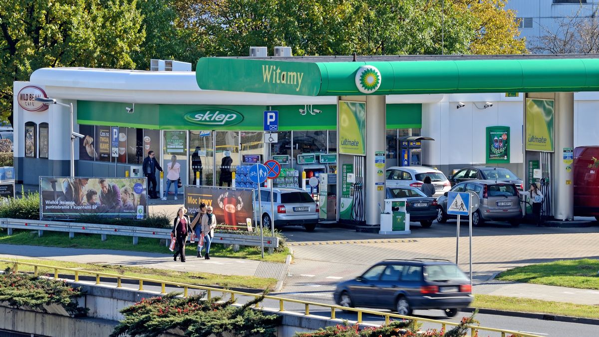 stacja paliw, paliwo, paliwa, tankowanie, bp