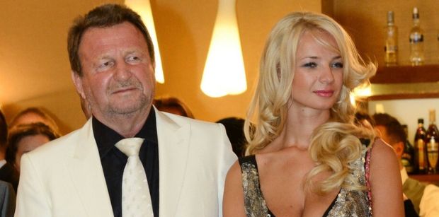 To z nią Józef Wojciechowski doczekał się DWÓCH SYNÓW. Laura Michnowicz wygląda dziś KOMPLETNIE inaczej! (FOTO)