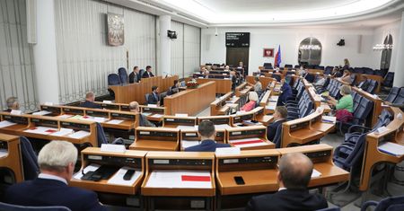 Wyższe emerytury dla opozycji z czasów PRL. Senat zdecydował o przyszłości pomysłu