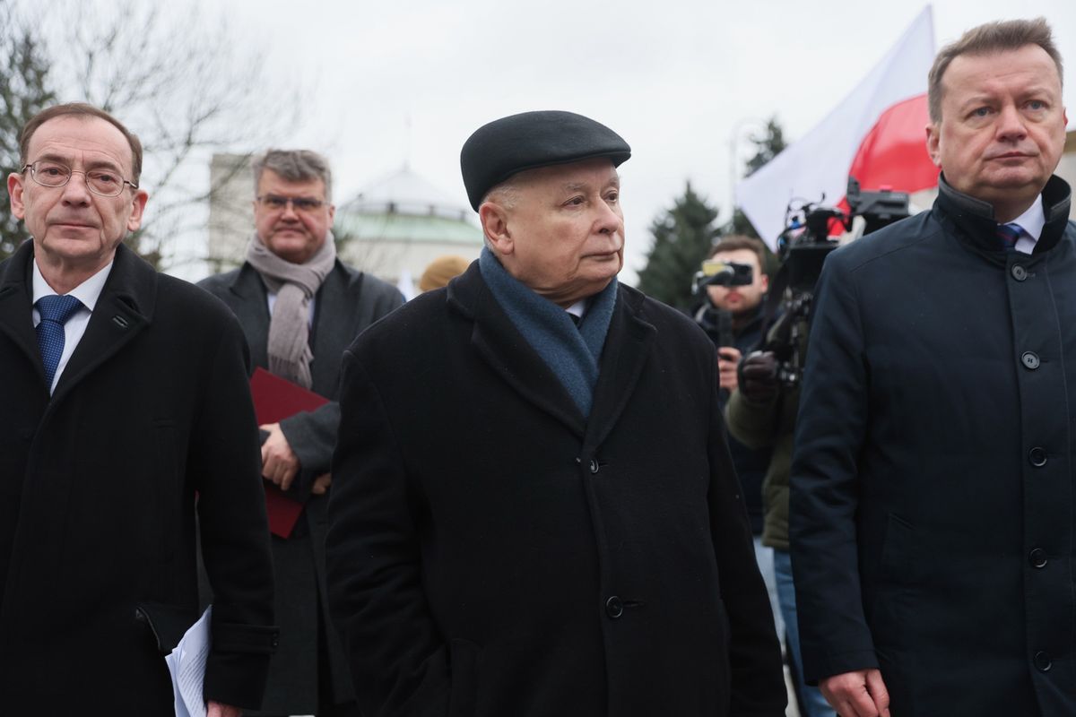 Mariusz Kamiński, Maciej Wąsik, prezes PiS Jarosław Kaczyński i Mariusz Błaszczak przed Sejmem