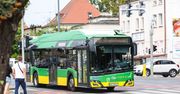 Niecodzienny wypadek autobusów MPK Poznań. Aż 3 uszkodzone, bo pierwszy wjechał w latarnię