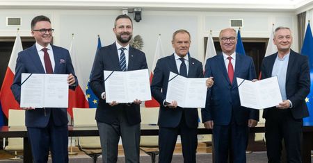 "Dżentelmeńska umowa". Tego koalicja nie zawarła na piśmie
