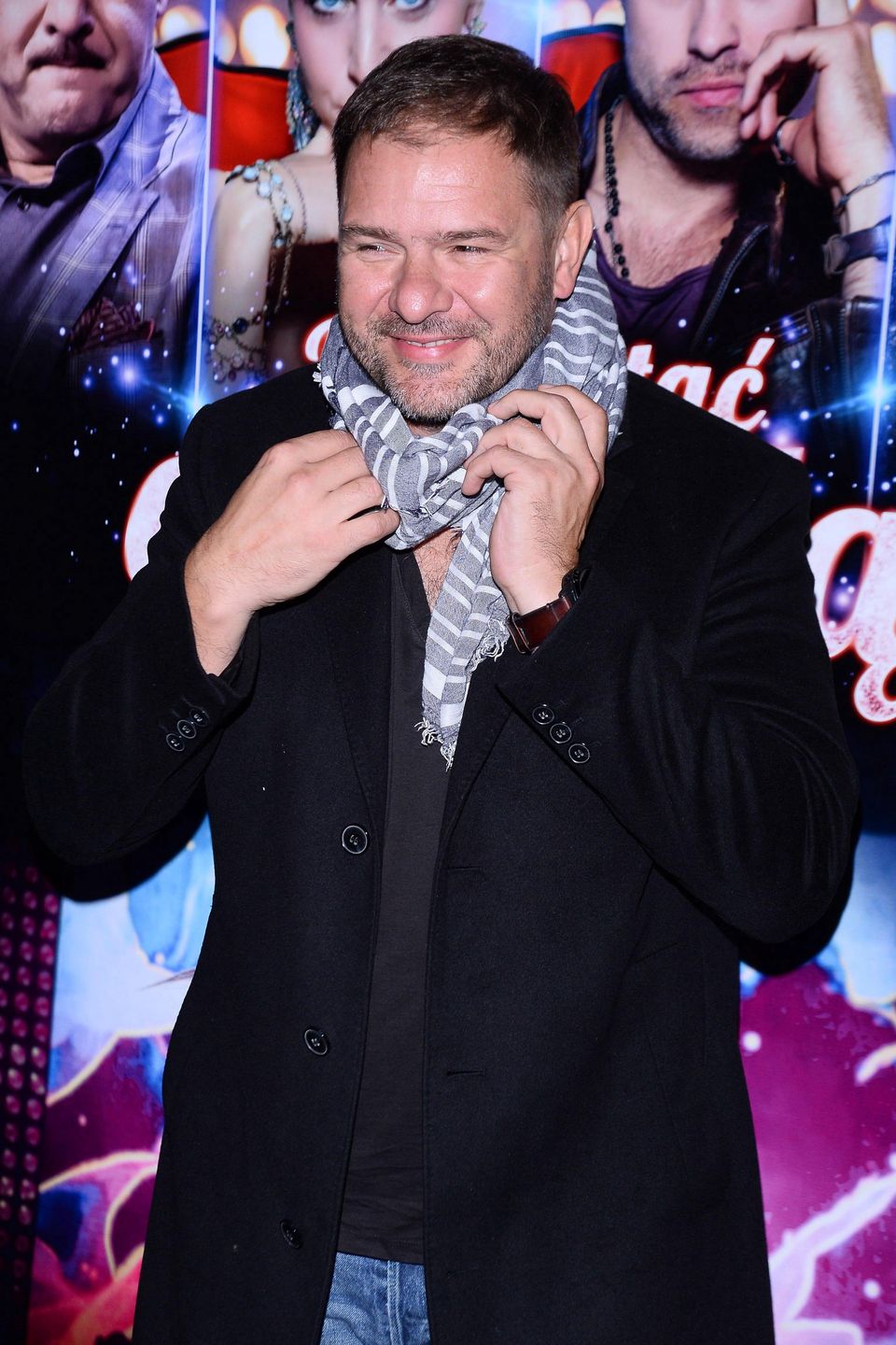 Koronasceptyczny Tomasz Karolak dokazuje na premierze filmu