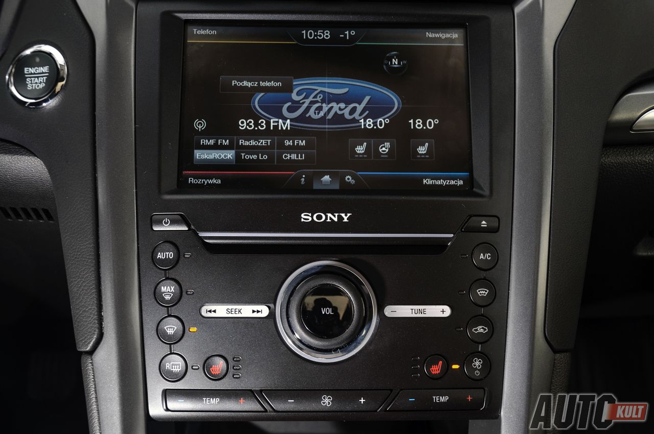 System multimedialny od Sony wygląda nieco archaicznie jak na najnowszy model Forda.