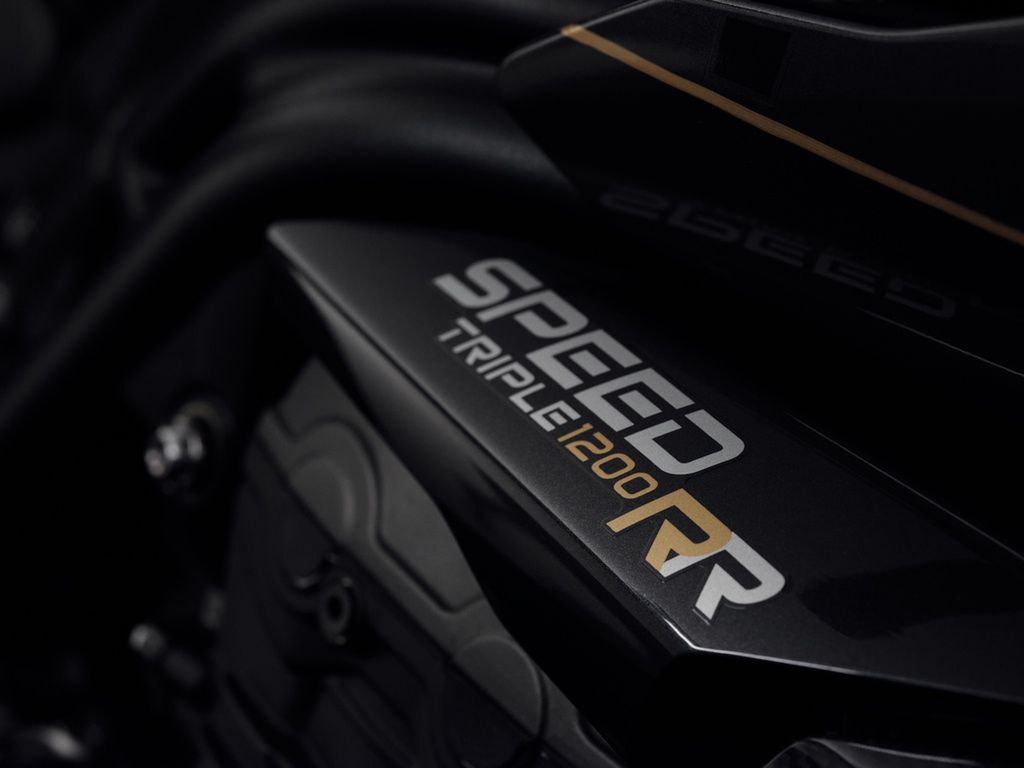 Triumph Speed Triple 1200 RR Bond Edition