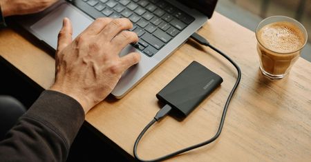 Dysk SSD na wynos – jak wybrać odpowiednią pamięć do pracy mobilnej