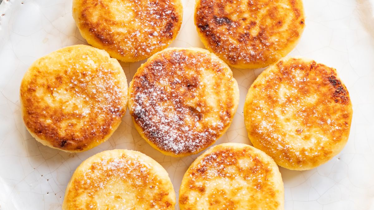 Placuszki twarogowe to pomysł na pożywne śniadanie na słodko