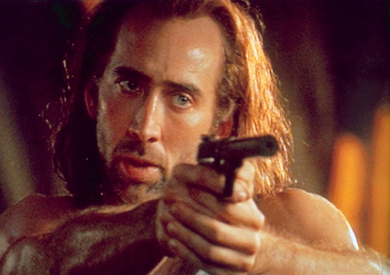 Nicolas Cage w filmie "Con Air" 