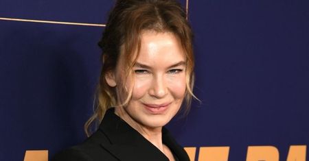 Elegancka Renee Zellweger i jej GŁADKA TWARZ pozdrawiają z celebryckiej ścianki (ZDJĘCIA)
