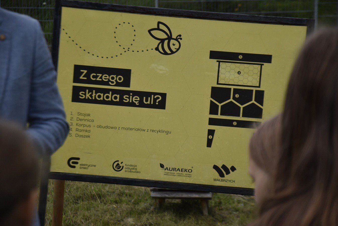 W poniedziałek, 4 sierpnia odbyło się kolejne miodobranie w wałbrzyskiej Starej Kopalni
