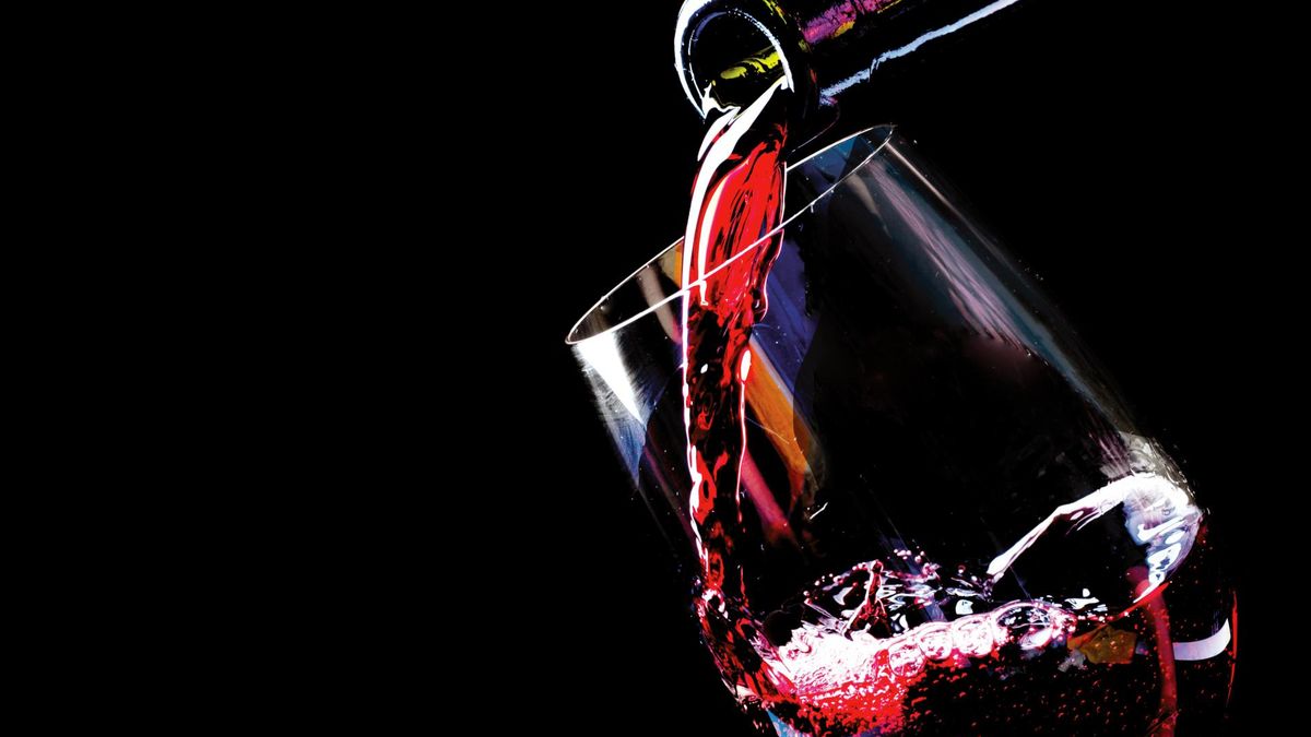 Kieliszek wina do obiadu uważano dawniej za zdrowy. To błąd