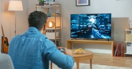 Telewizory XXL w cenie XS. Okazje dla tych, dla których rozmiar ma znaczenie