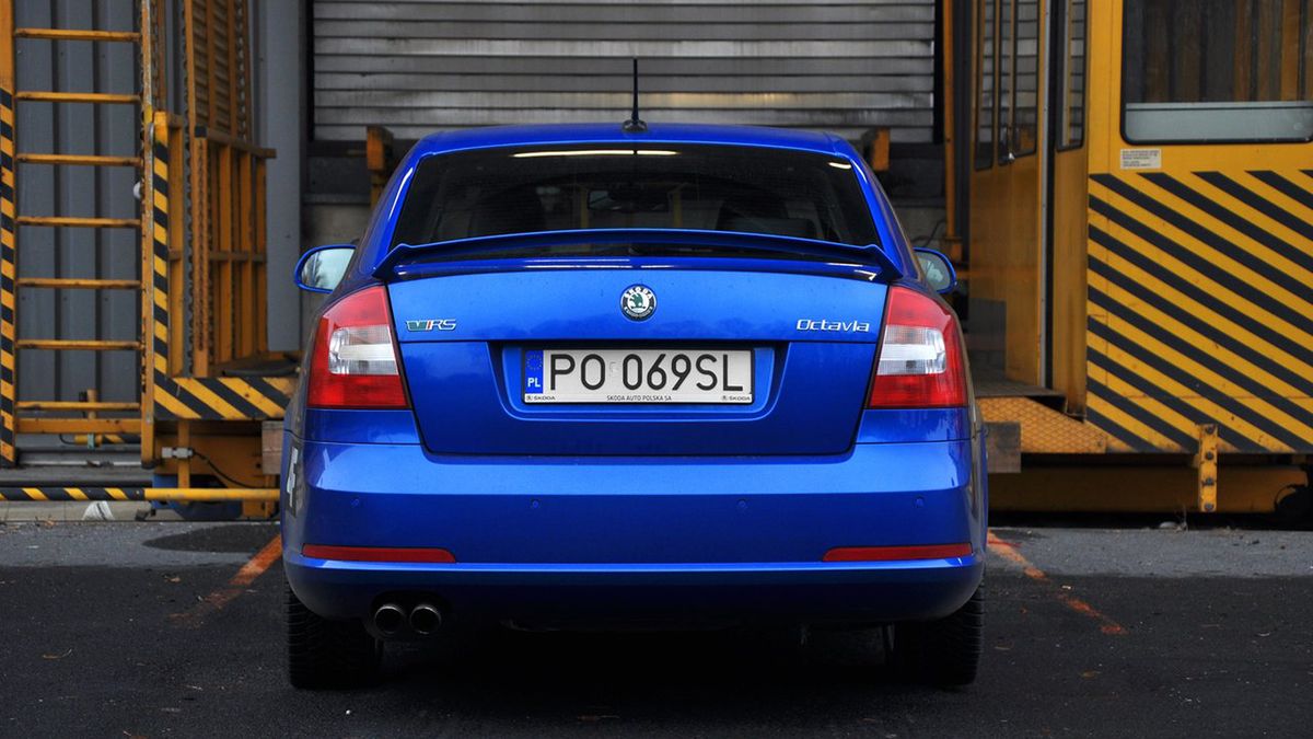 Może być tak, że Octavia II wjedzie do strefy, do której nowe diesle nie wjadą i będzie miała te same "prawa" co nowa Octavia z napędem hybrydowym.