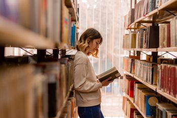 Zablokowali jej powrót na studia. Pozwała uczelnię. Jest wyrok sądu