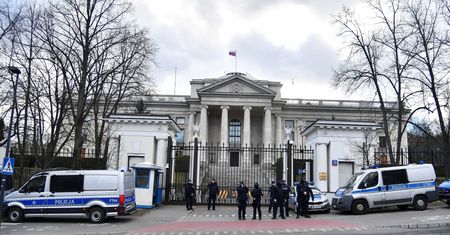 Ambasada Rosji w Polsce zostanie zamknięta? "Mamy prawo do własnych decyzji ws. kroków odwetowych"