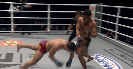 "Klatka po klatce" #38 (highlights): piekielny nokaut wysokim kopnięciem