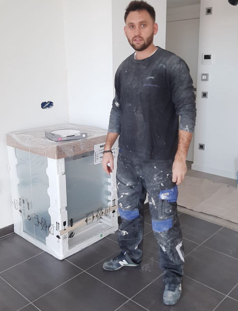 Patryk podczas prac remontowych