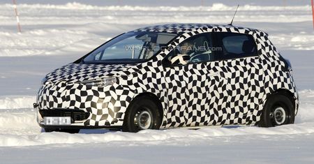 Elektryczny Renault Zoe (2012) wyszpiegowany