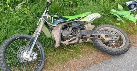 Nastolatek bez uprawnień na motocyklu spowodował groźny wypadek