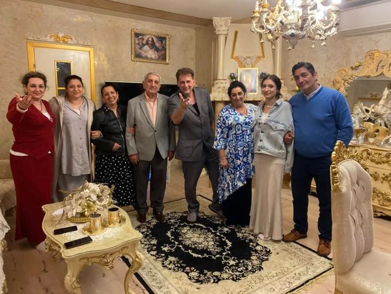 Viki Gabor z rodziną Bogdana Trojanka