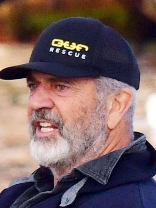 Mel Gibson eksploruje Wenecję z młodszą o 35 lat małżonką i 5-letnim synem