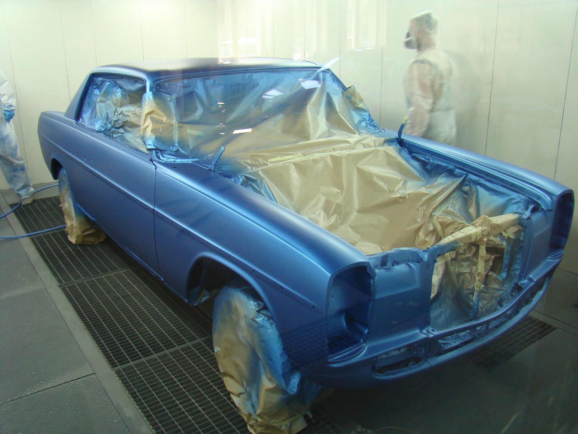 Mercedes 250C (W114) Coupe - lakierowanie 2